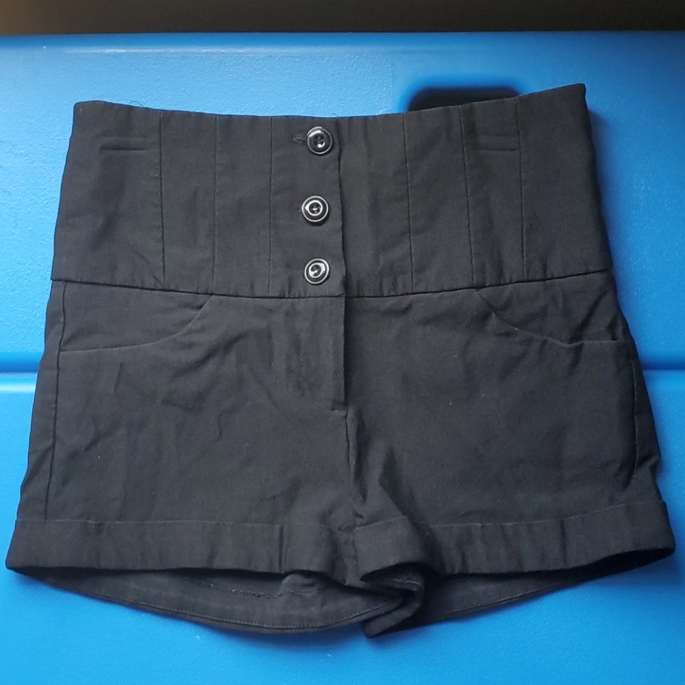 Have brand highwaist black stretch shorts size sm